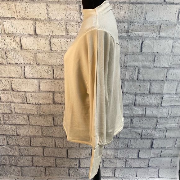 Amour Vert Nadav Sweatshirt NWOT - Picture 5 of 6